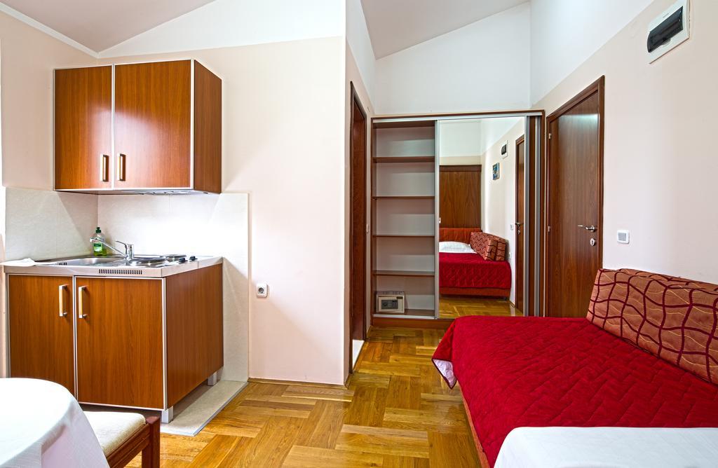 Guest House Harmonia Budva Exterior photo