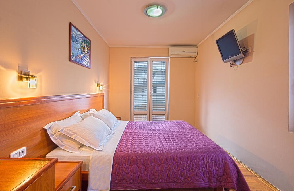 Guest House Harmonia Budva Exterior photo