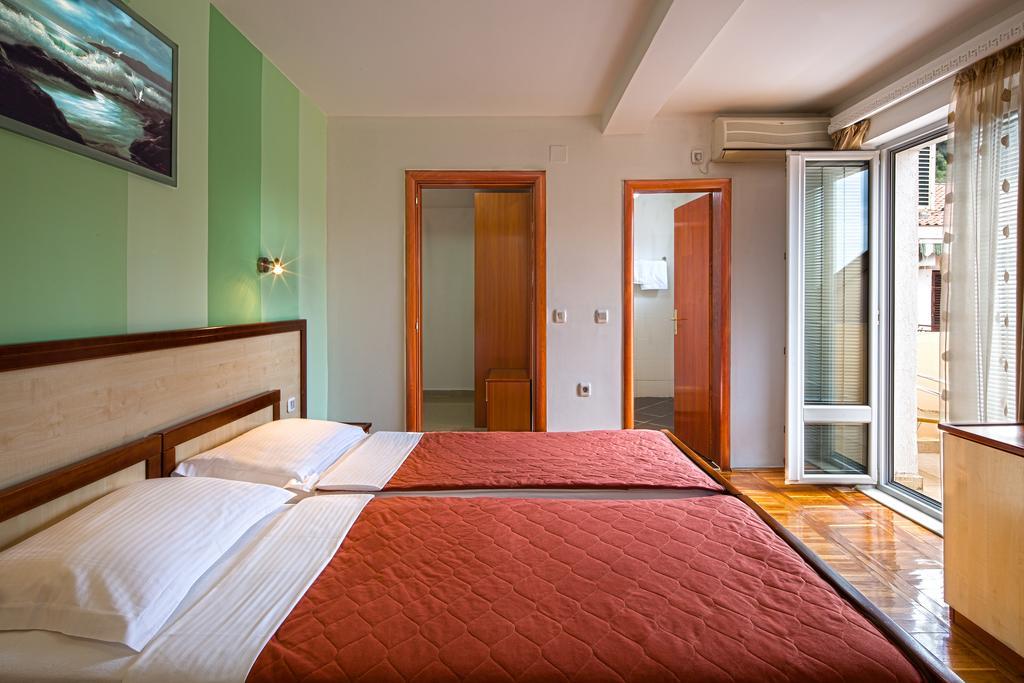Guest House Harmonia Budva Exterior photo