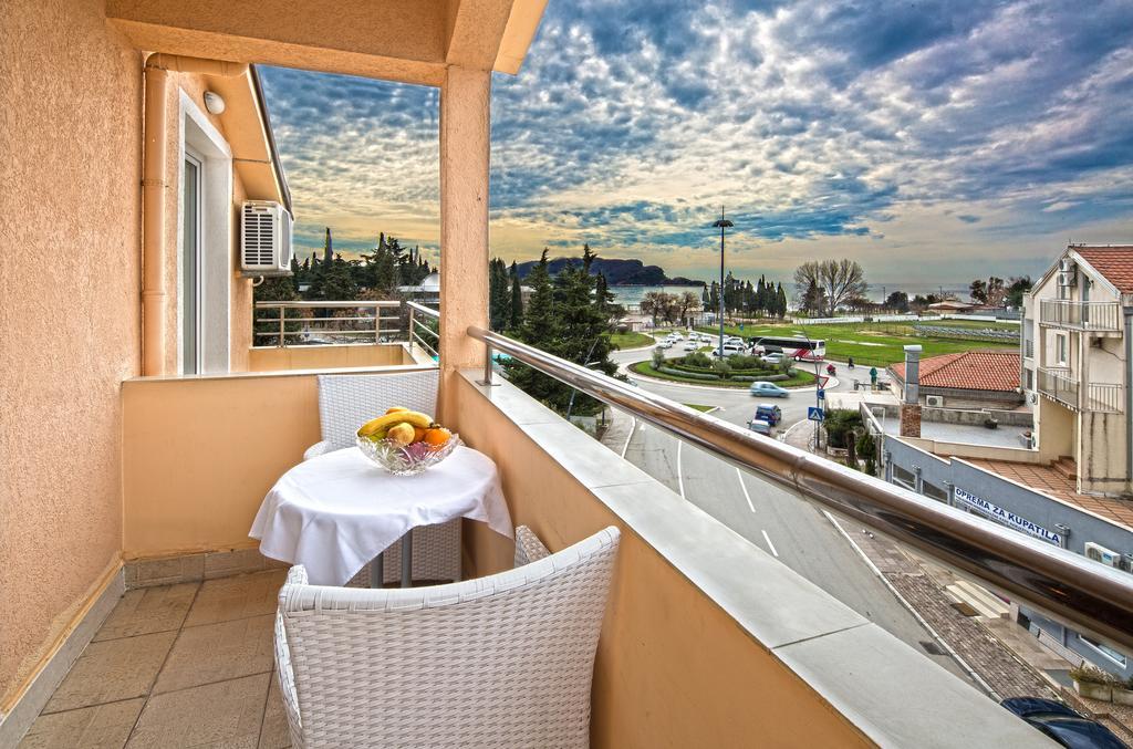 Guest House Harmonia Budva Exterior photo
